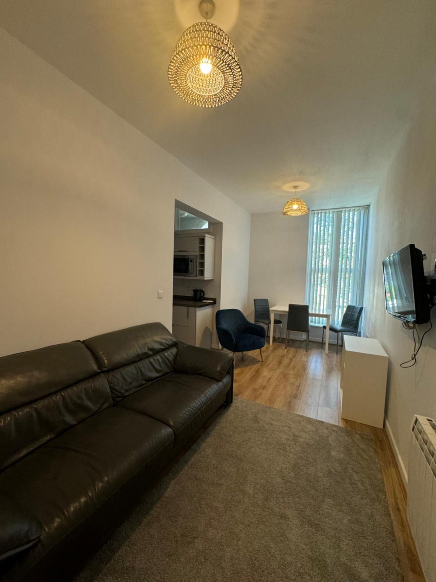 Armyn House Apartments, Your Coastal Escape In ฟาลมัธ ภายนอก รูปภาพ