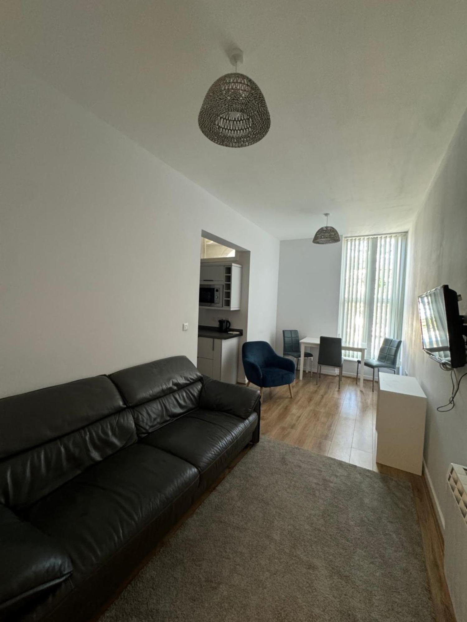 Armyn House Apartments, Your Coastal Escape In ฟาลมัธ ภายนอก รูปภาพ